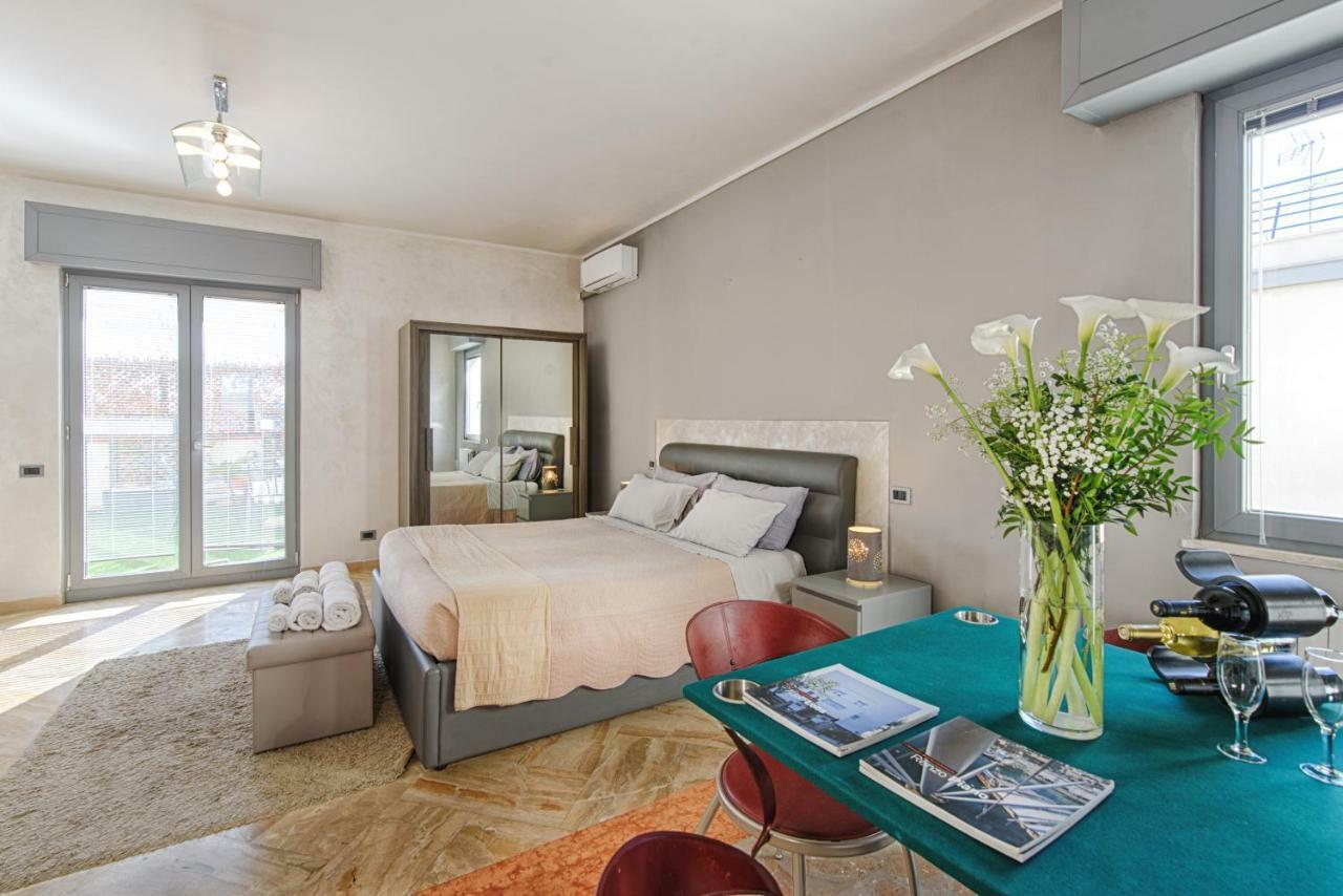 Penthouse Station Luxury Suites & Apartment Бриндизи Экстерьер фото