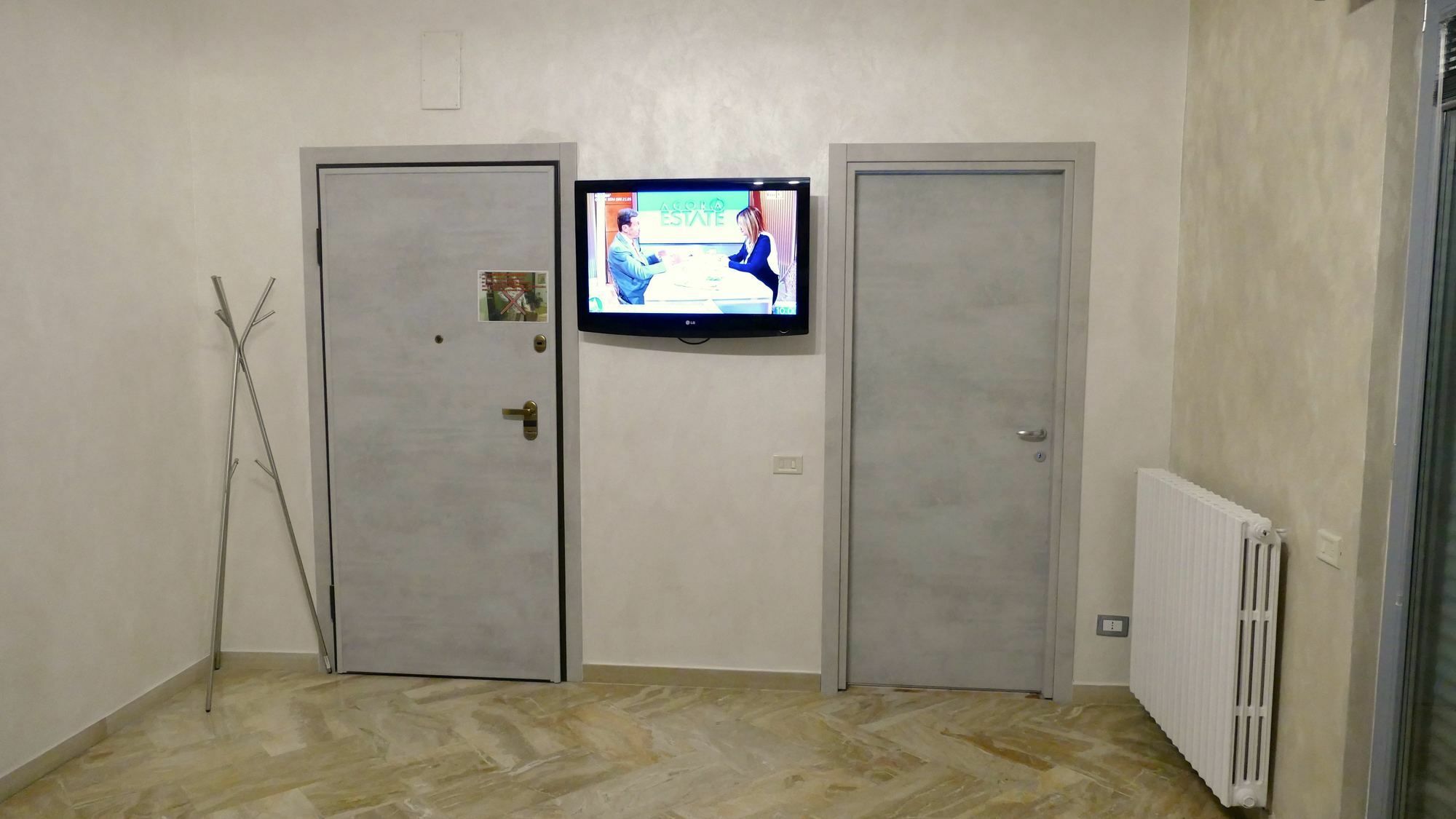 Penthouse Station Luxury Suites & Apartment Бриндизи Экстерьер фото